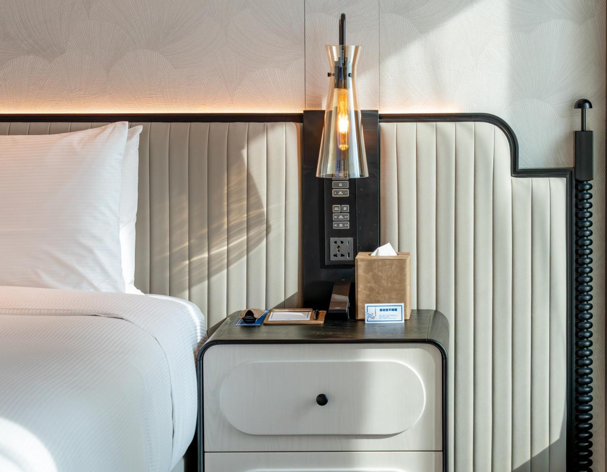 Hilton Shanghai City Center -Steps From Iconic Landmarks Wukang Mansion And Jing'An Temple מראה חיצוני תמונה